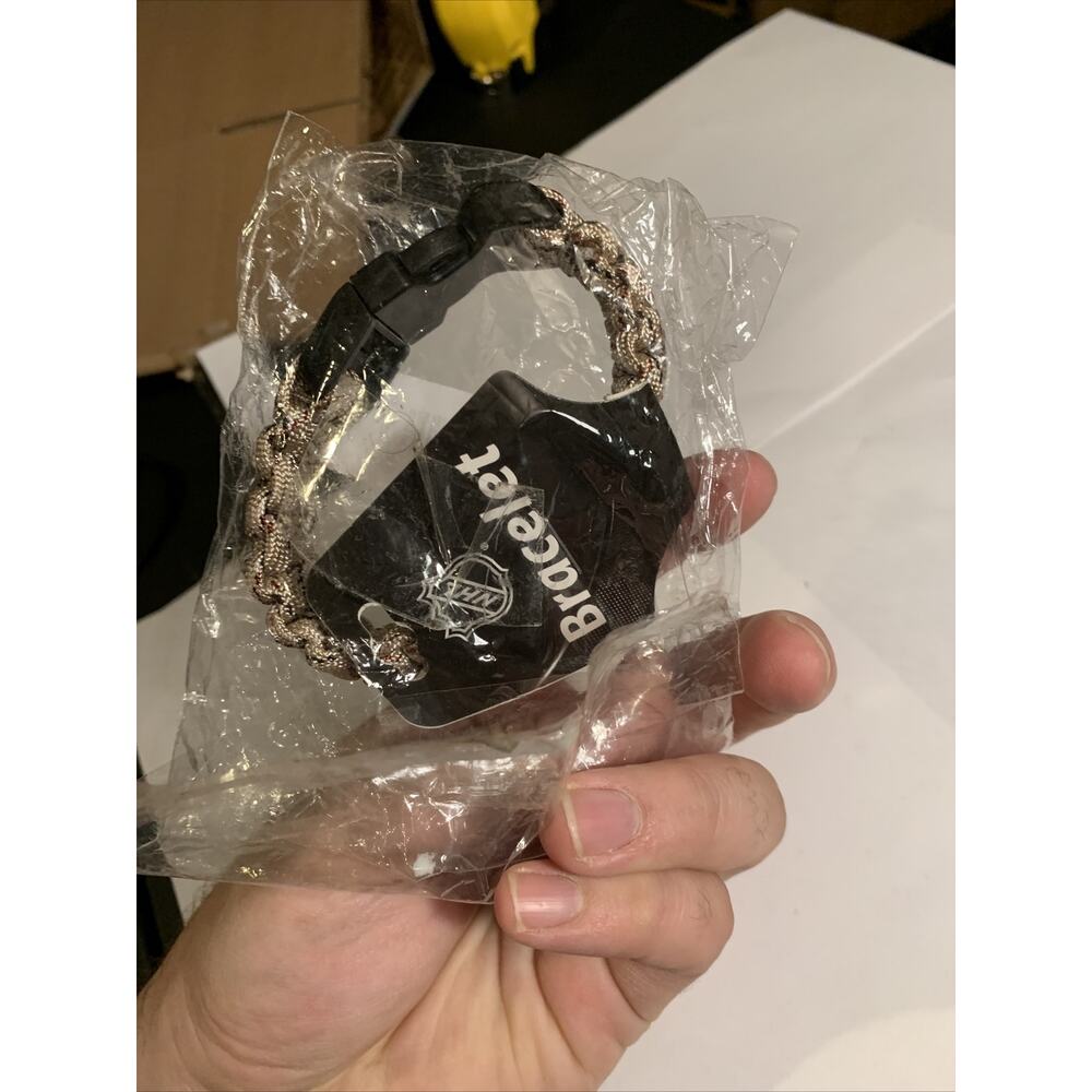 New York Islanders NHL paracord survivor bracelet Runs Small